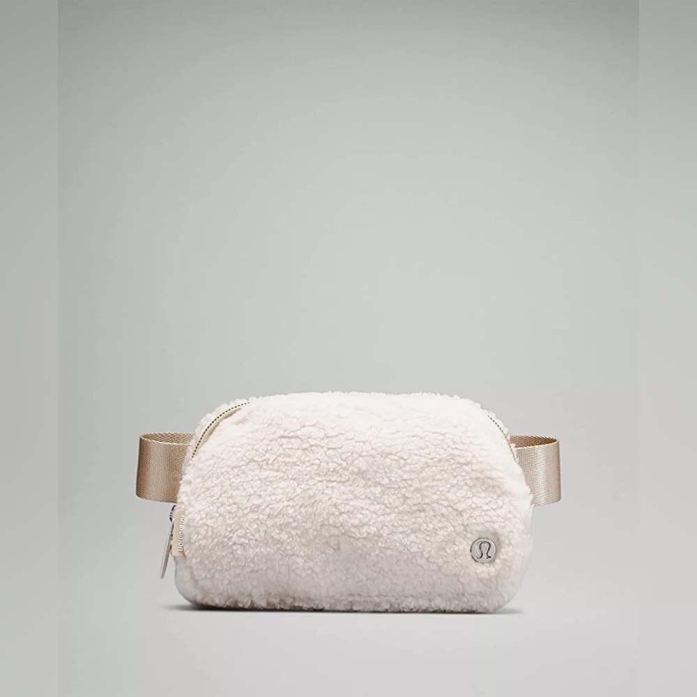 lululemon belt bag, ivory sherpa